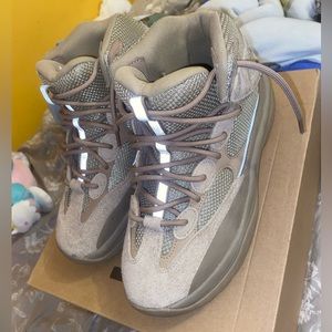 Size 10 Yeezy Desert Boots